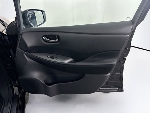 Used 2024 Nissan Leaf S image 30