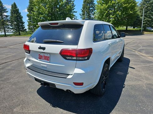 Used 2021 Jeep Grand Cherokee Laredo X AWD/4WD image 6