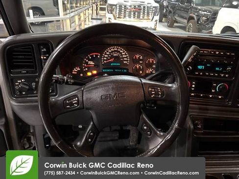 Used 2004 GMC Sierra 2500 SLT w/ Heavy-Duty Power Package AWD/4WD image 16