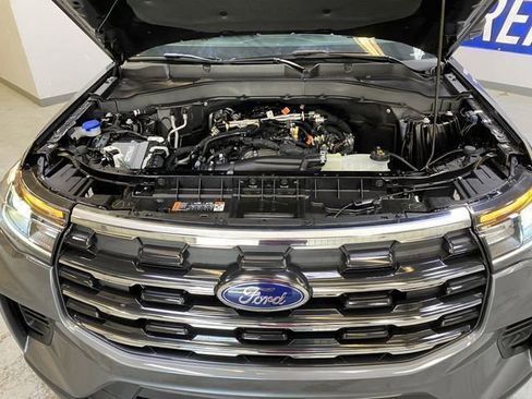 Used 2026 Ford Explorer Active RWD image 9