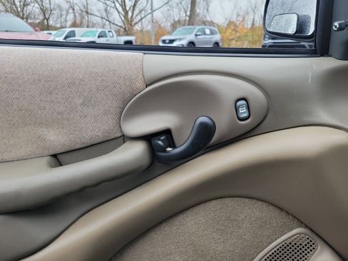 Used 2000 Pontiac Sunfire GT image 13