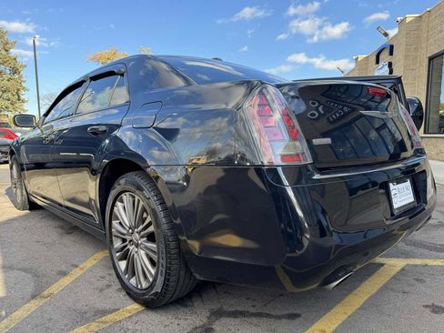 Used 2014 Chrysler 300 C image 7