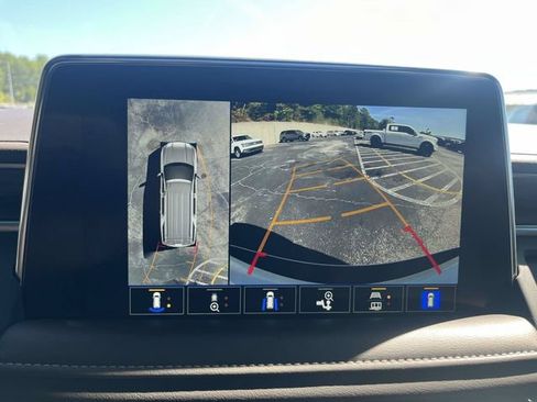 Used 2022 GMC Yukon XL SLT w/ SLT Premium Package RWD image 31