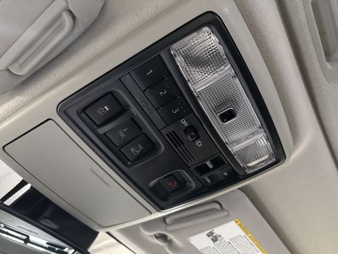 Used 2020 Toyota 4Runner SR5 Premium w/ Moonroof Package AWD/4WD image 12