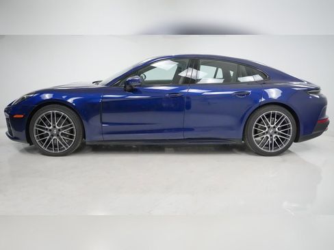 New 2026 Porsche Panamera 4 image 2