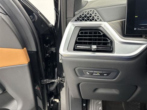 Used 2024 BMW X5 xDrive40i w/ Parking Assistance Package image 31