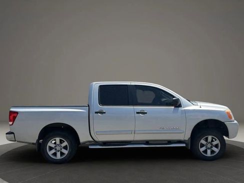 Used 2011 Nissan Titan SV w/ Tow Pkg AWD/4WD image 6