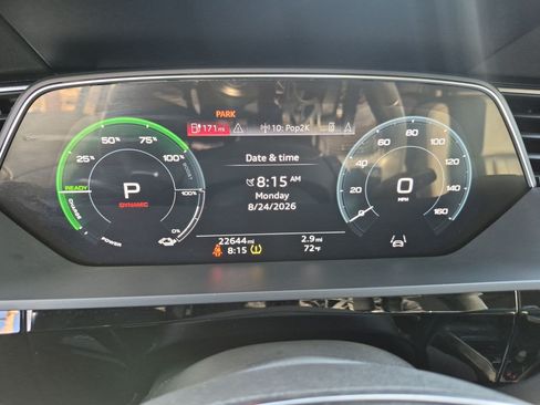 Used 2024 Audi Q8 e-tron Premium Plus w/ Premium Plus Package AWD/4WD image 21