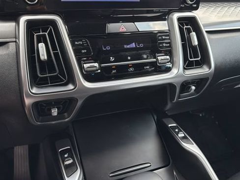 Used 2023 Kia Sorento S w/ Panoramic Sunroof Package FWD image 31