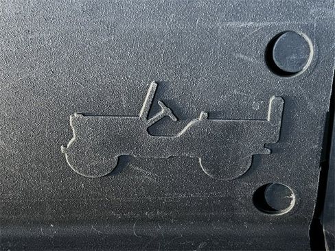 Certified 2022 Jeep Gladiator Sport image 38