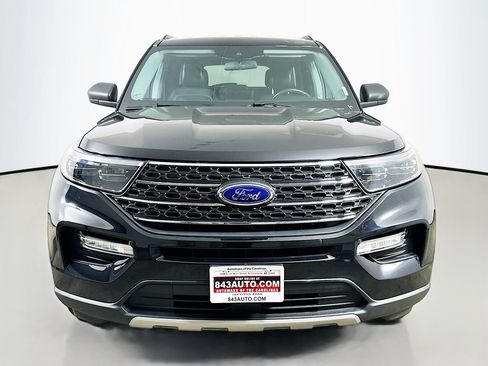 Used 2022 Ford Explorer XLT w/ Equipment Group 202A AWD/4WD image 2