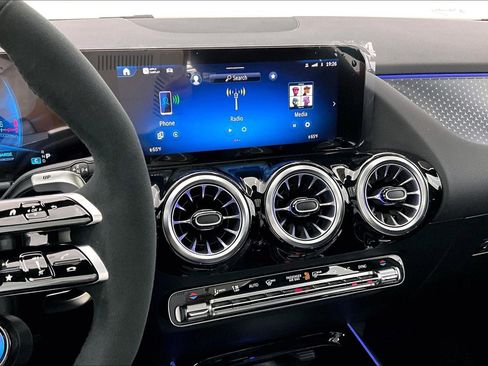 New 2026 Mercedes-Benz GLA 35 AMG 4MATIC image 7