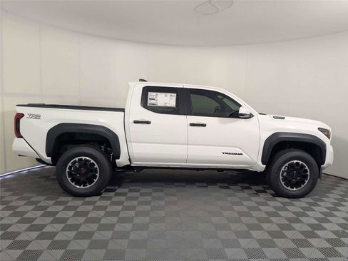 New 2026 Toyota Tacoma TRD Off-Road AWD/4WD image 4