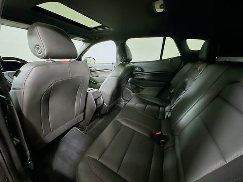 Used 2024 Chevrolet Trax RS w/ Sunroof Package FWD image 13