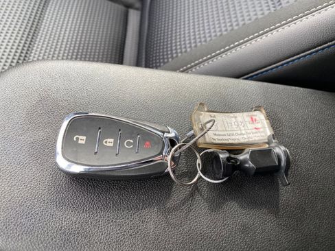 Used 2025 Chevrolet Trax LT w/ LT Convenience Package image 21