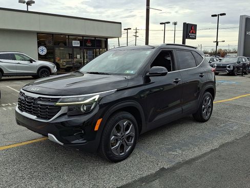 Used 2024 Kia Seltos S image 3