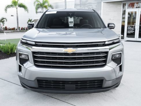 Used 2024 Chevrolet Traverse LT FWD image 6