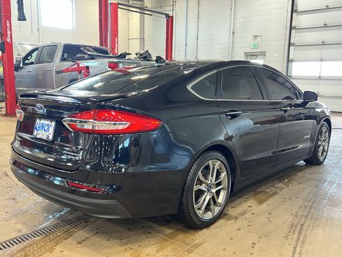 Used 2019 Ford Fusion Titanium image 41