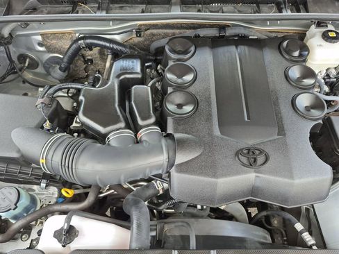 Used 2024 Toyota 4Runner TRD Off-Road image 16