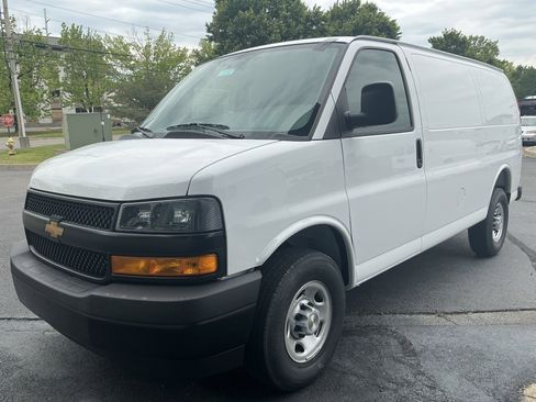 New 2026 Chevrolet Express 2500 RWD image 4