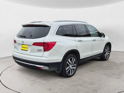 Used 2018 Honda Pilot Touring image 5