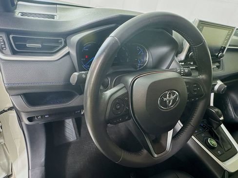 Used 2019 Toyota RAV4 XSE image 11