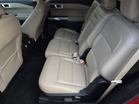 Used 2021 Ford Explorer XLT w/ Equipment Group 202A image 27