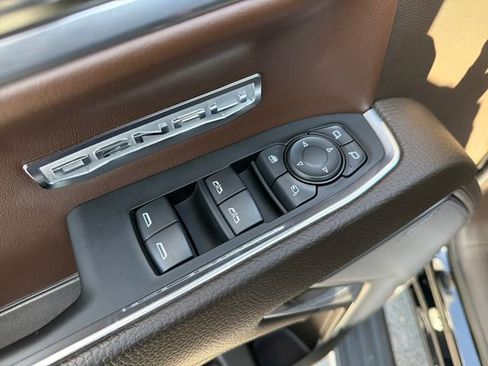 Used 2024 GMC Sierra 1500 Denali AWD/4WD image 18