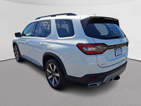 Certified 2023 Honda Pilot Touring image 7