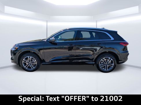 Certified 2025 Audi Q5 Premium w/ Convenience Package image 6