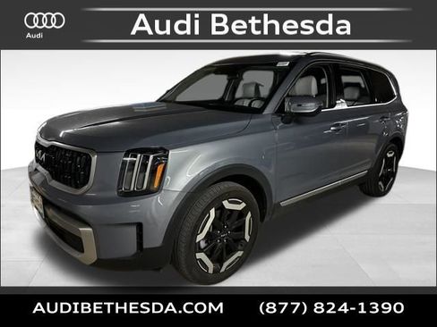 Used 2023 Kia Telluride EX w/ EX Captain's Chair Package image 3