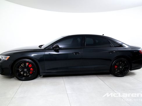 Used 2023 Audi S8 w/ S8 Comfort Plus Package AWD/4WD image 5