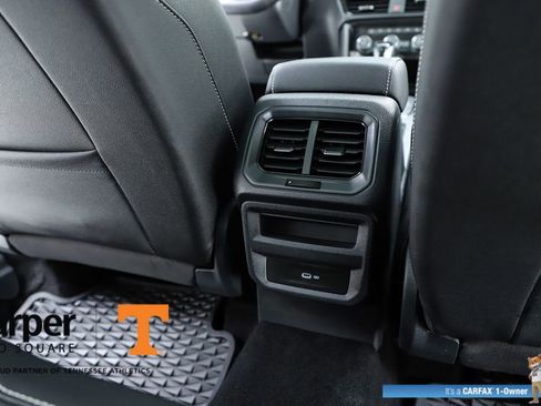 Used 2024 Volkswagen Taos SE w/ Panoramic Sunroof Package image 76