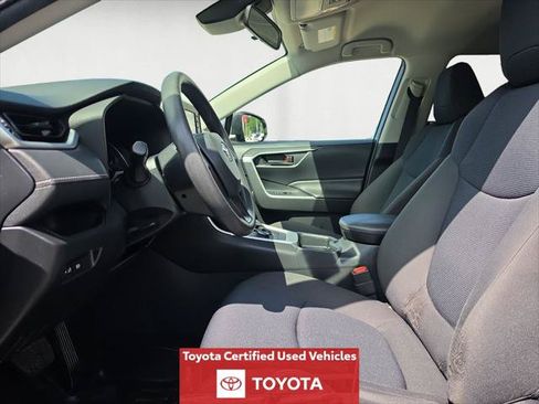Certified 2021 Toyota RAV4 LE AWD/4WD image 11