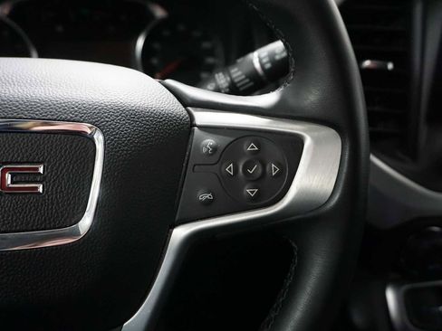 Used 2023 GMC Acadia SLT image 21