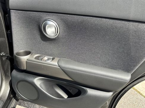 Used 2025 Genesis GV60 RWD image 16