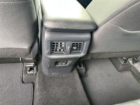 Used 2025 Toyota RAV4 XLE FWD image 29