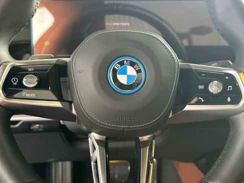 Used 2025 BMW i7 xDrive60 w/ Executive Package AWD/4WD image 27