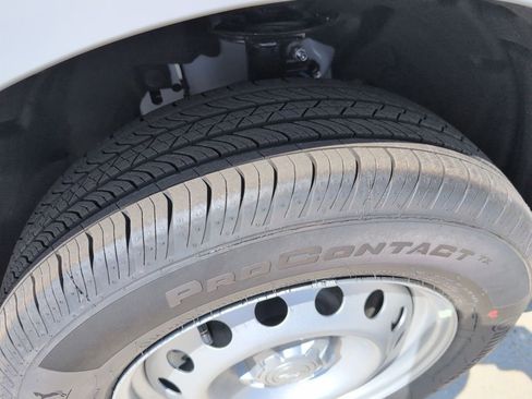 New 2026 Ford Maverick XL image 18