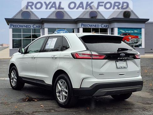 Used 2024 Ford Edge SEL image 2