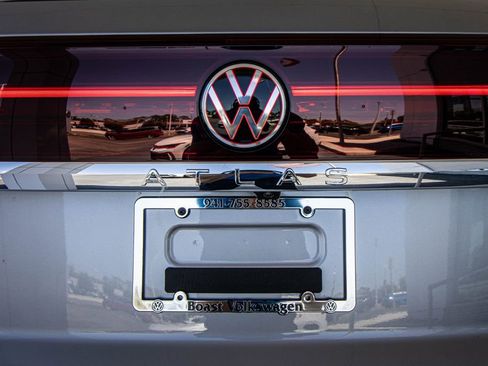 New 2026 Volkswagen Atlas Cross Sport SEL Premium R-Line AWD/4WD image 18