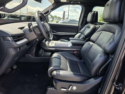 Certified 2025 Lincoln Navigator L Reserve w/ Jet Appearance Package AWD/4WD image 10