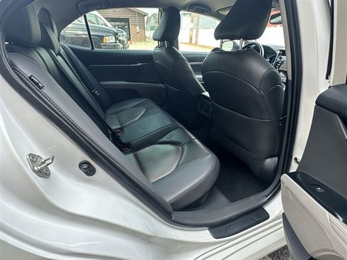 Used 2020 Toyota Camry XLE w/ Carpet Mat Package FWD image 9