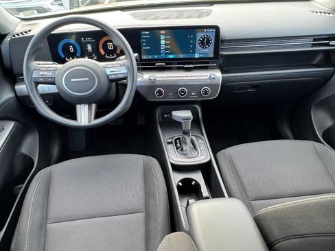 Certified 2025 Hyundai Kona SE image 11