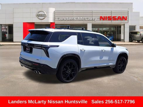 Used 2024 Chevrolet Traverse RS w/ LPO, Floor Liner Package FWD image 3