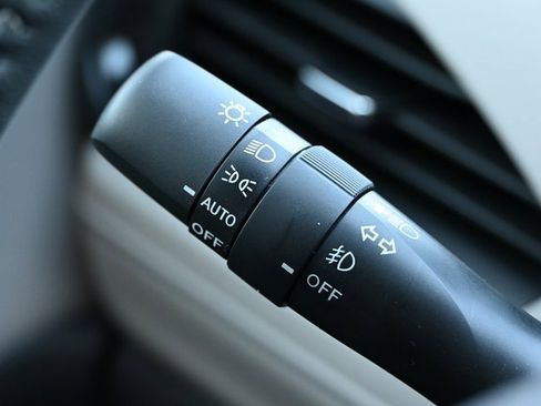 New 2025 Subaru Forester Premium image 31