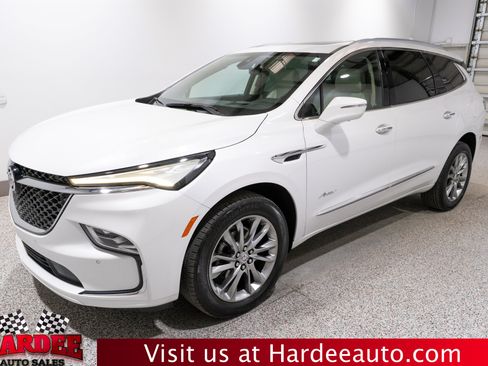 Used 2023 Buick Enclave Avenir w/ Avenir Technology Package FWD image 2