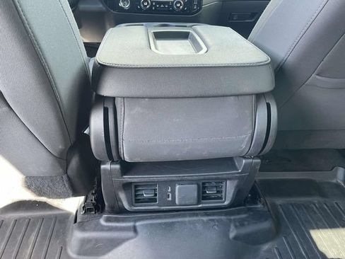 Used 2023 Chevrolet Silverado 1500 LT AWD/4WD image 13