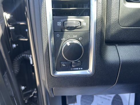 Used 2021 RAM 1500 Classic SLT RWD image 40