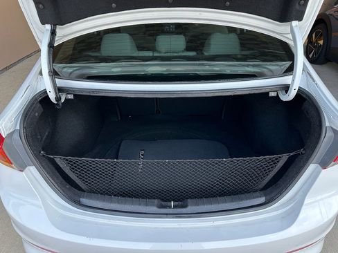 Used 2018 Hyundai Elantra Value Edition image 28